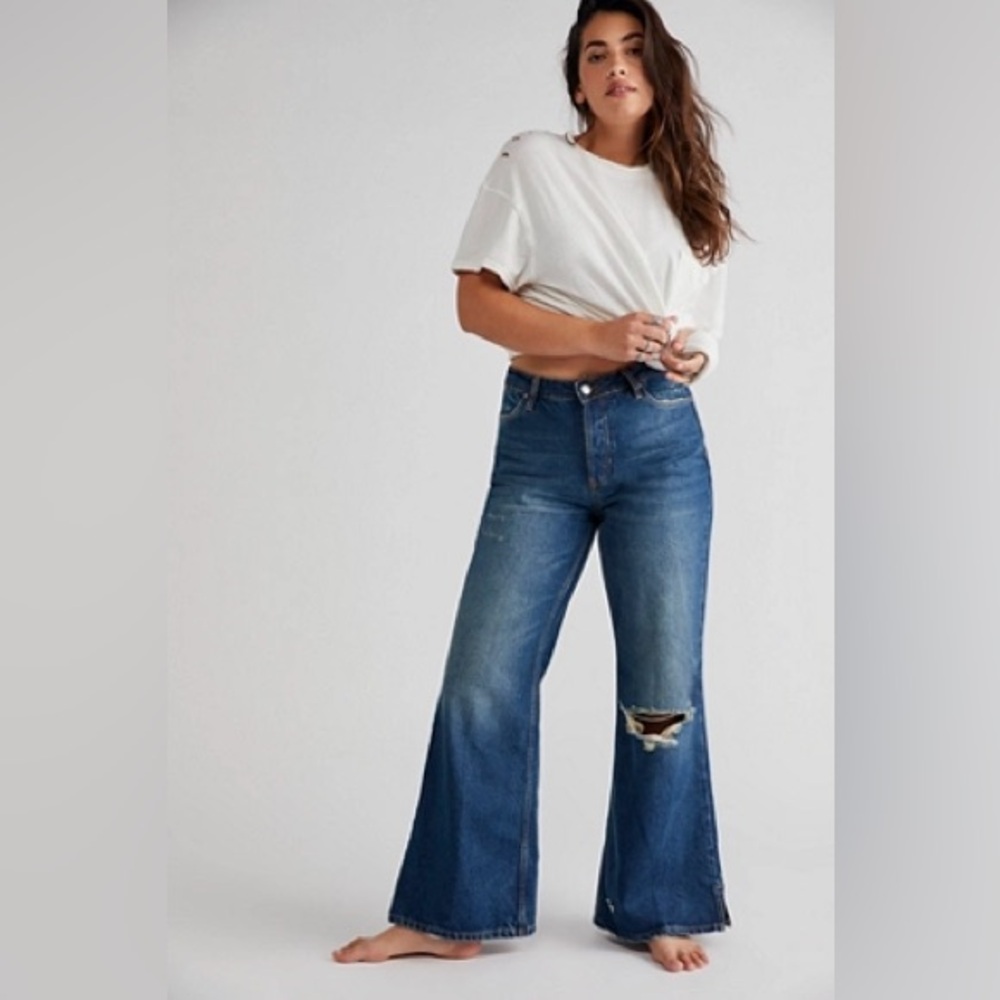 Free People We The Free Curvy Misfit Flare Jeans Size 28 NWT